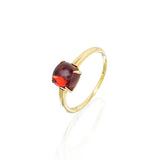 Garnet Cabochon ring (approx 2.0 ct) set in 14k yellow gold.