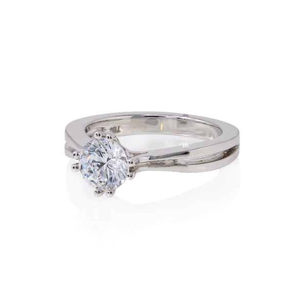 18 kt white gold split shank engagment ring suitable for a 1.00cttw stone, round cz is set in center. 8 prong setting. 