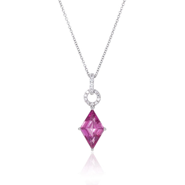 Pink Tourmaline, Kite Shaped with diamond bale, 18kt wg.
3.24 ct PT