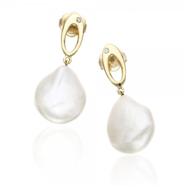 Enticing Clultured Freshwater Coin Pearl & Diamond Gold Earrings