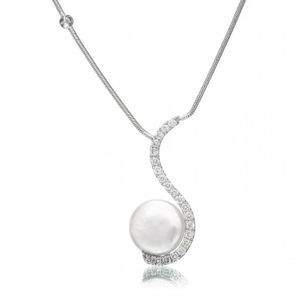 Elegant Cultured Pearl & Diamond White Gold Necklace